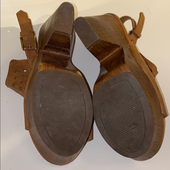 Platforms - Picture 2 of 3